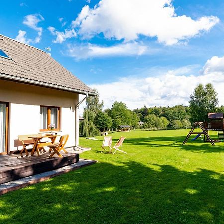 Apartamenty Czerwony Dworek - Duzy Teren Zielony, Plac Zabaw, Miejsce Na Grilla I Staw Z Mozliwoscia Wedkowania, Boisko Mysłakowice 外观 照片